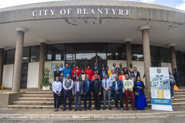 Group photo at FRESHGROWS project in Blantyre